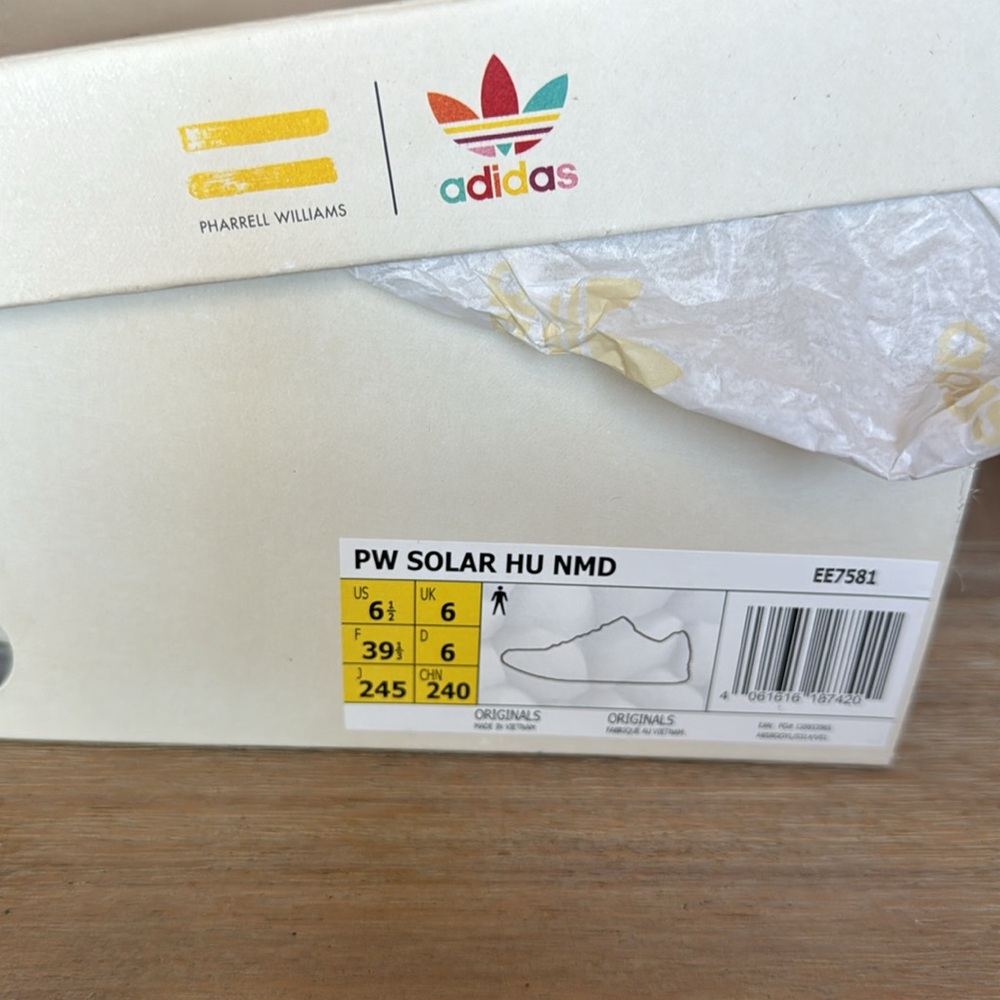 Adidas - Picture 9 of 10